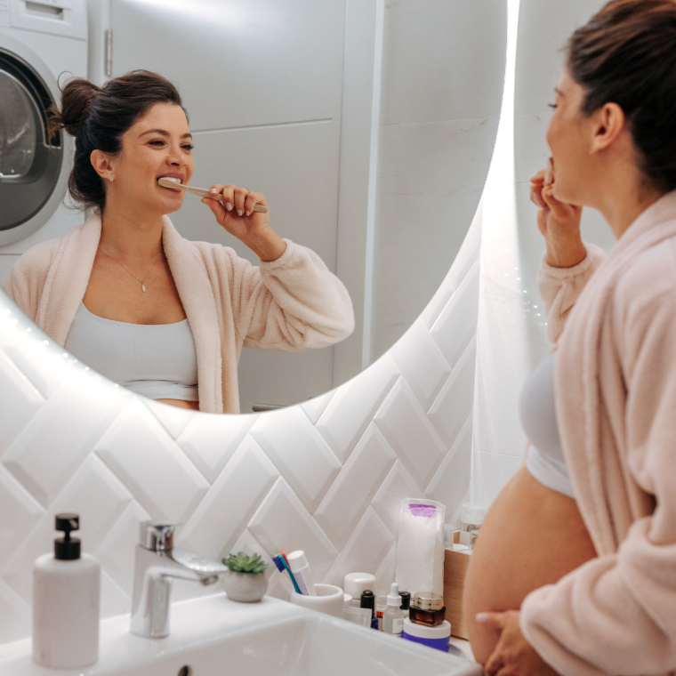 Pregnancy and your oral health (canva)